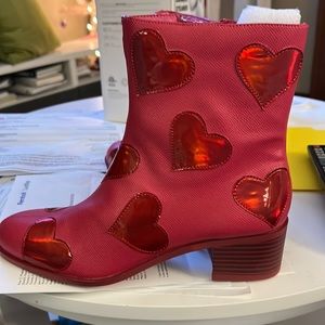MCLC HEART BOOT RED-PINK